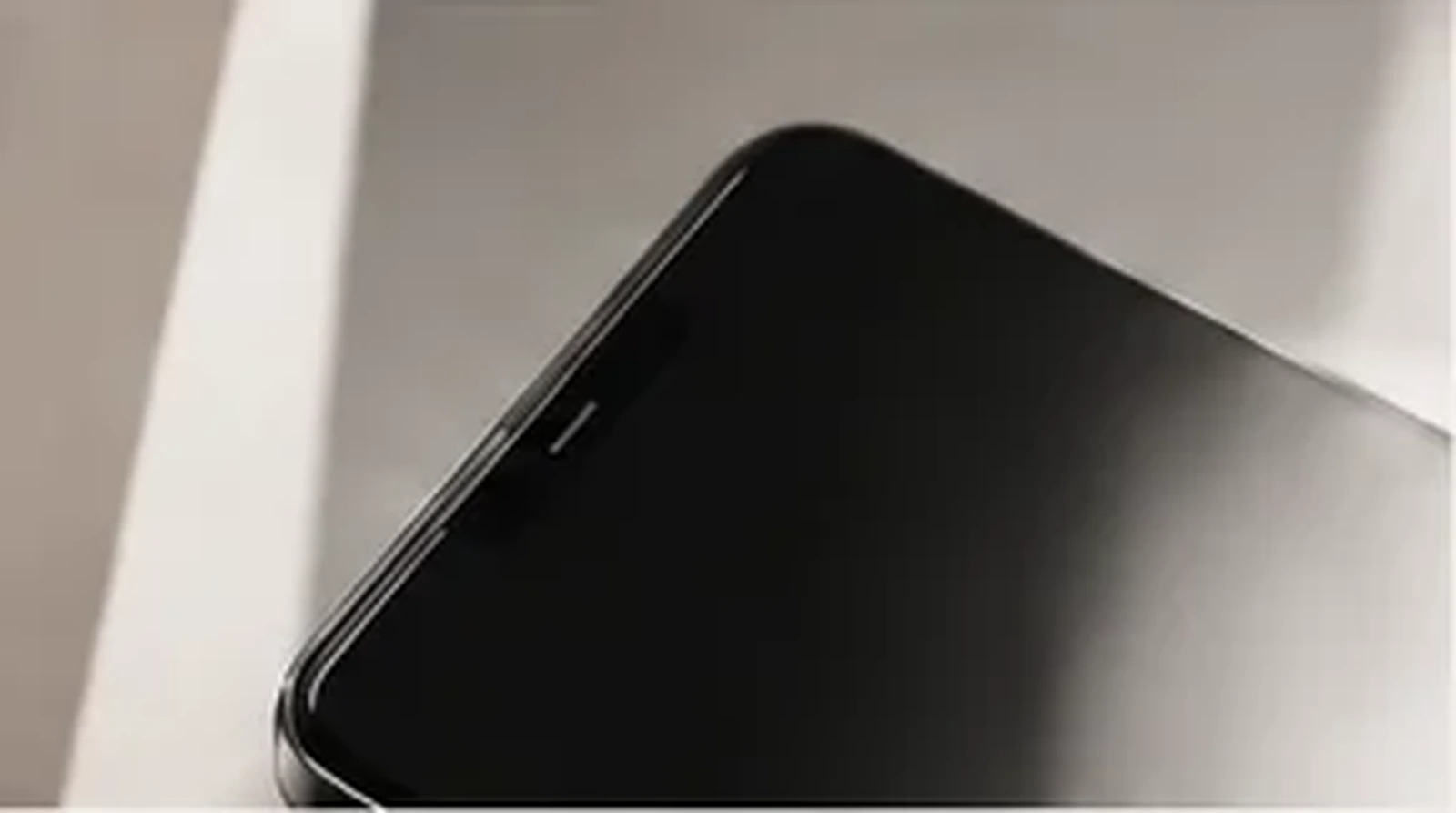 Minimalistyczny detal telefonu